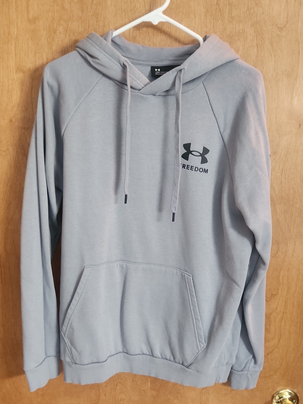 NWOT mens UA Freedom Flag Hoodie